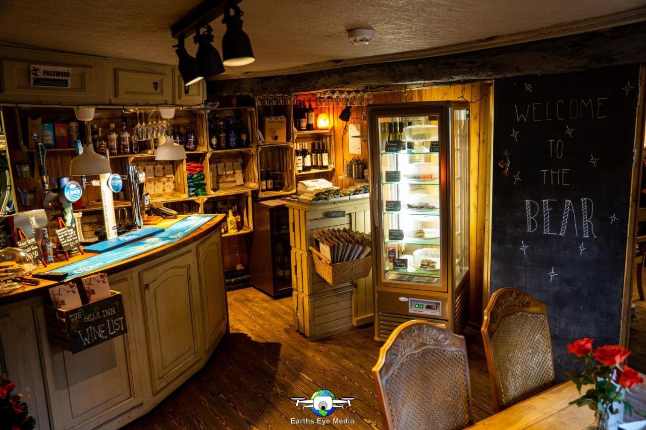 The Bear Inn Llandovery Buitenkant foto